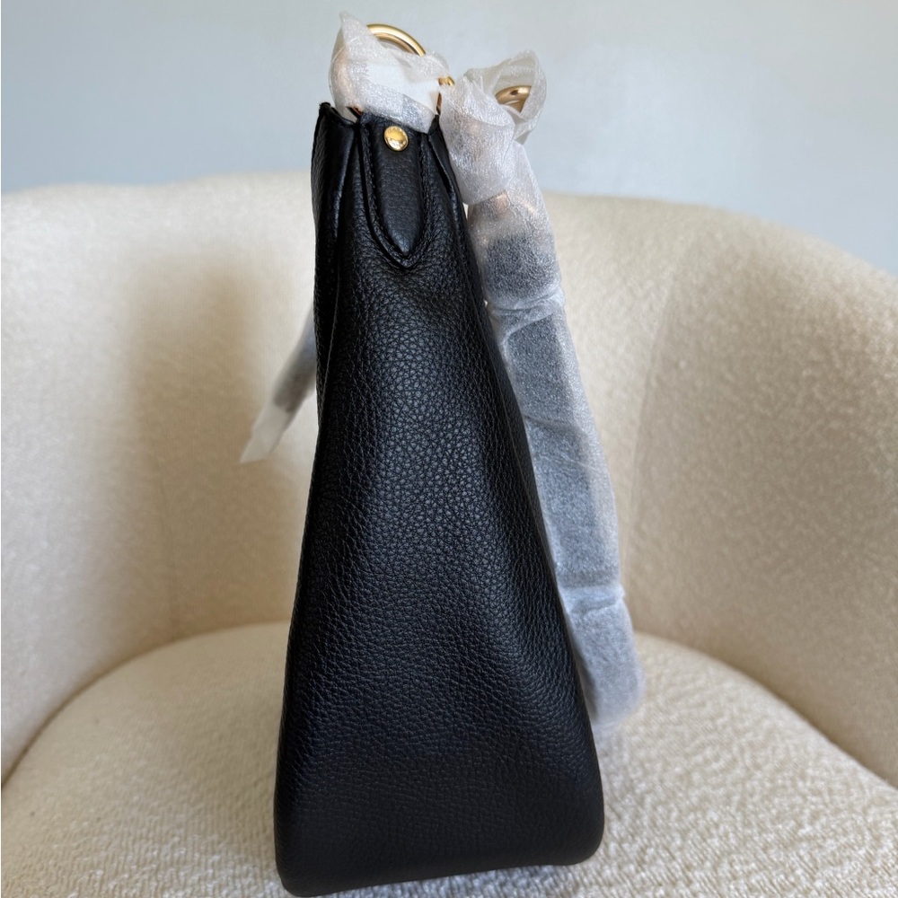 Coach Jules Hobo - Picture 4 of 5